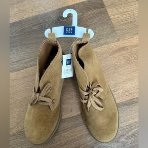 GAP Kids Size 5 NWT Cognac Chukka Boots